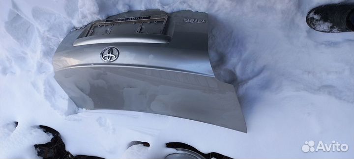 Крышка багажника Toyota Avensis 2 2003-2008