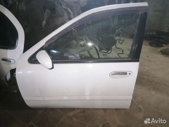 Дверь левая передняя на nissan a32 cefiro maxima