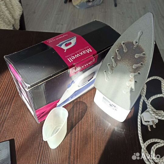 Утюг maxwell 1800W