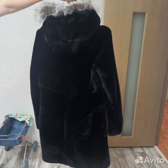 Шуба мутоновая с капюшоном 46