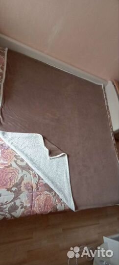 Пледы и покрывало