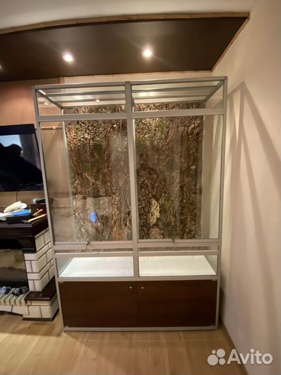 Террариумы для игуан, лемуров, галаго, обезьянок