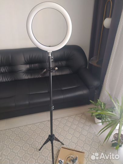 Кольцевая лампа со штативом