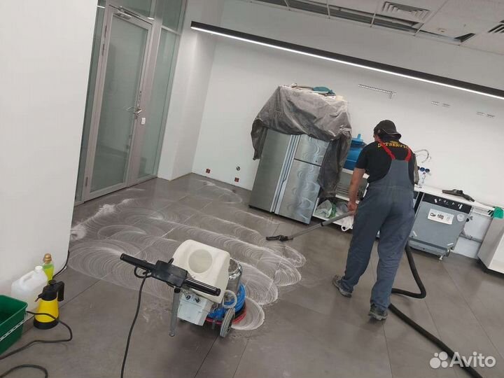 Роторная чистка (размывка) пола