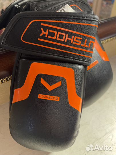 Боксерские перчатки Outshock