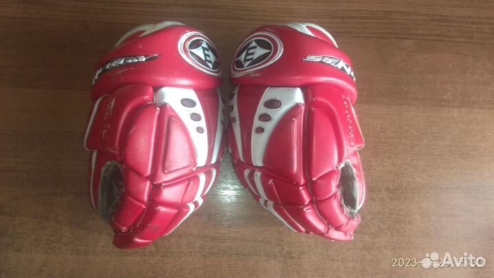 Краги хоккейные easton