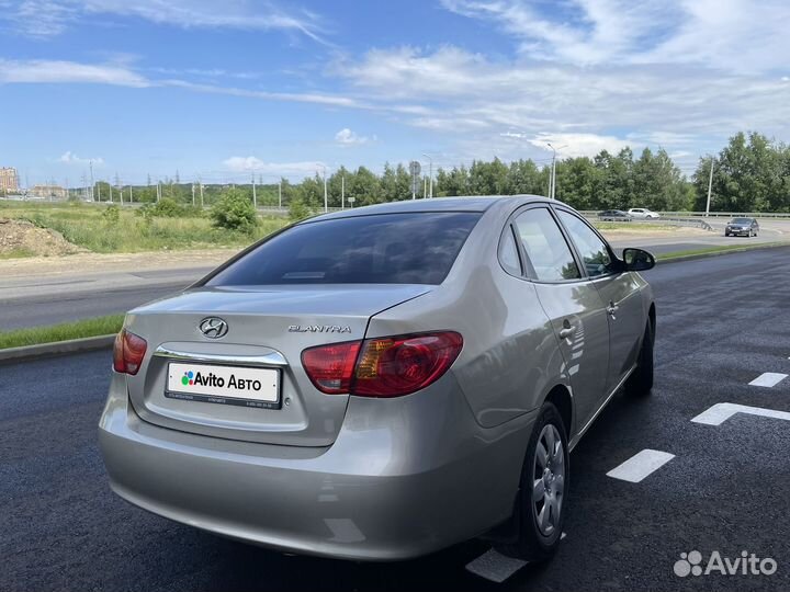 Hyundai Elantra 1.6 AT, 2010, 215 000 км