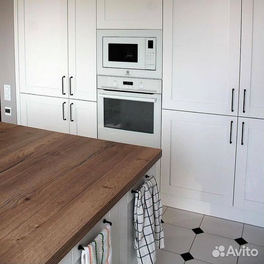 Прямая кухня на заказ под ключ. Фабрика Москва