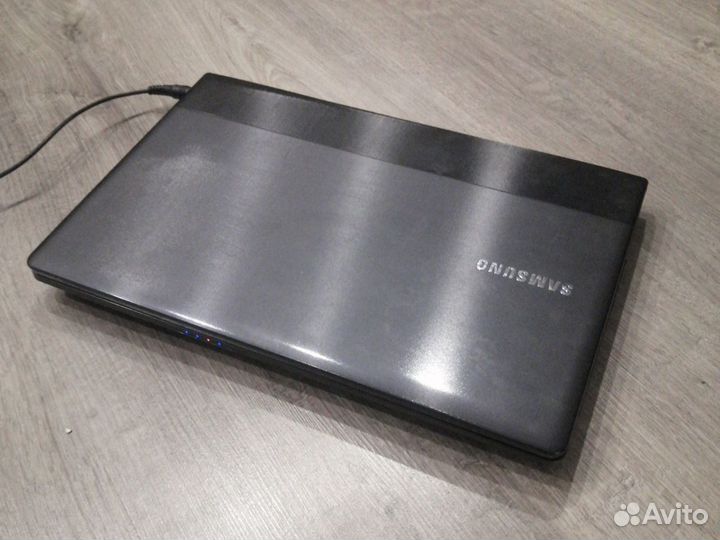 Ноутбук Samsung np300e5x