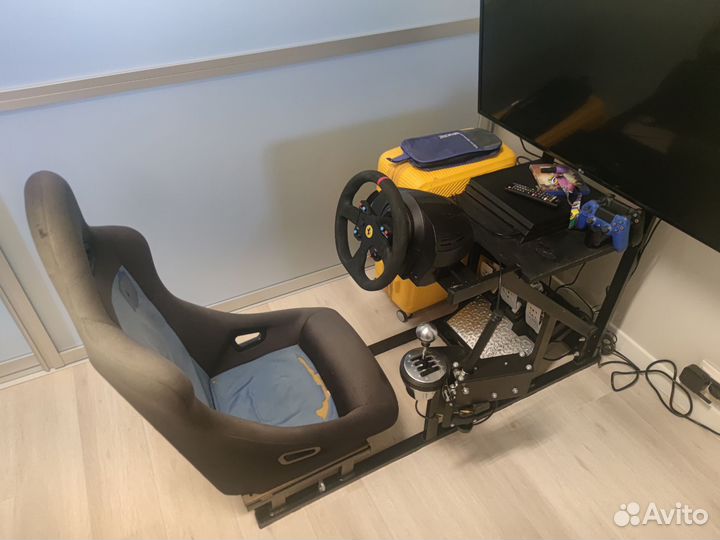 Кокпит для симрейсинга