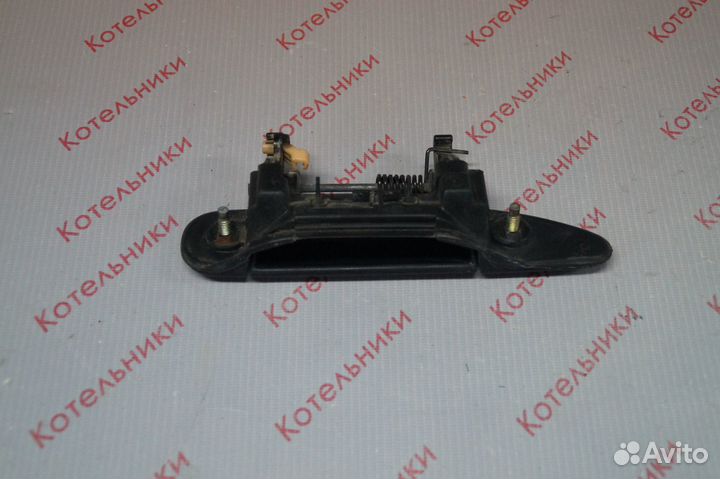 Nissan 80607-9F200 Ручка левая