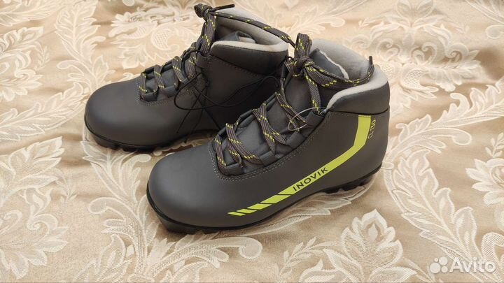Новые лыжные ботинки 34р NNN