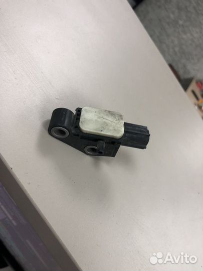 Датчик удара передний Ауди А6 С6 audi A6 4F C6