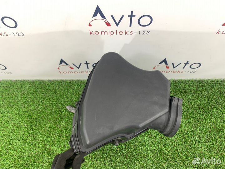 Корпус воздушного фильтра Audi A8 D3 BVJ 2009