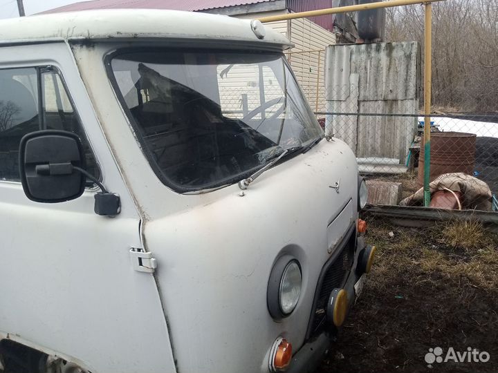 УАЗ 452 Буханка цельнометаллический, 2001