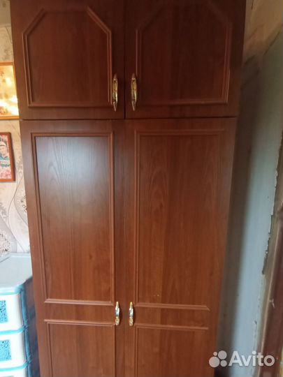 Шкаф