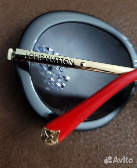 Солнцезащитные очки