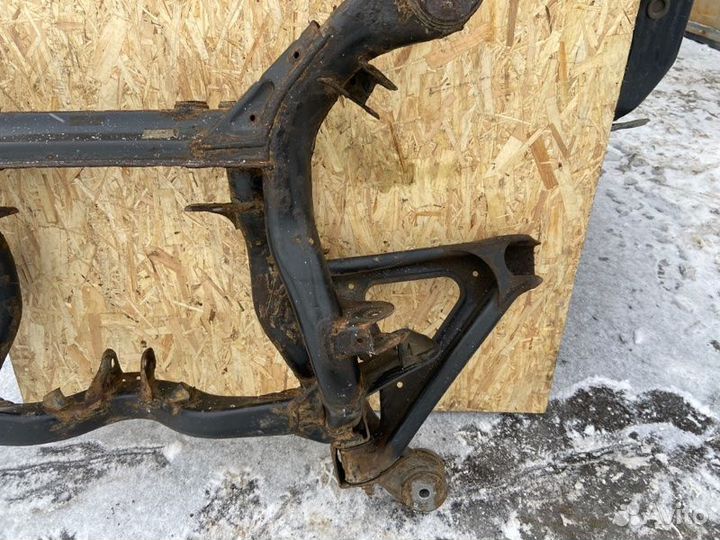 Балка подвески задняя задняя Porsche Cayenne 955