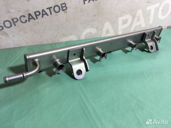 Рейка топливная (рампа) Suzuki Swift 1.5 М15А 2010