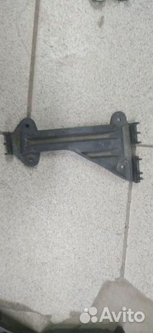 Кронштейн бампера Ауди A6 4a0807283a