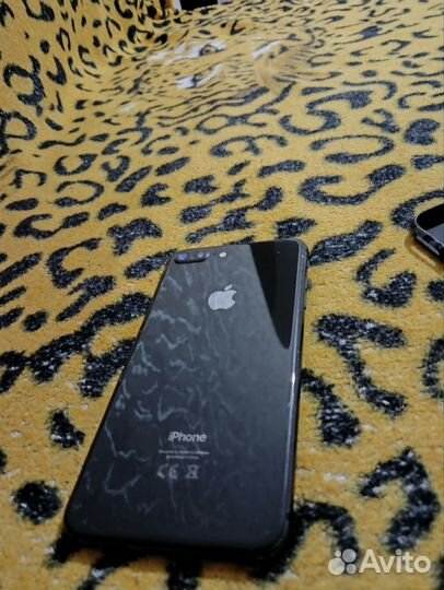 iPhone 8 Plus, 64 ГБ