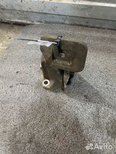 Опора двигателя Land Rover Discovery 3
