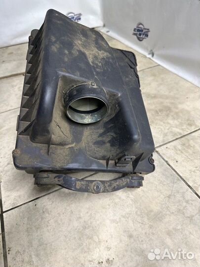 Корпус воздушного фильтра Opel Astra H Z16XER 2010