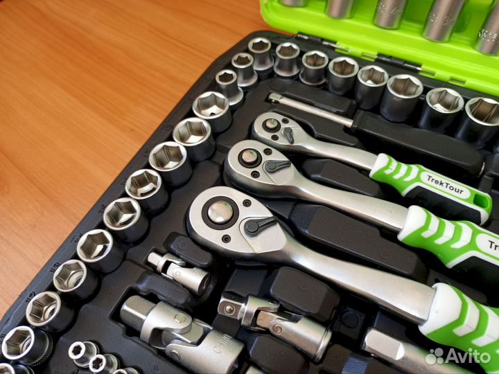 Набор инструментов с трещеточными ключами