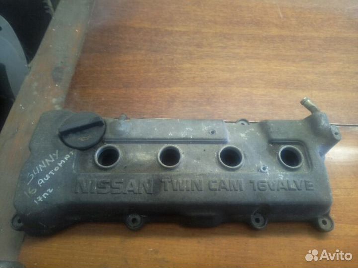 Крышка головки блока Nissan Sunny Y10 G16DE 1991