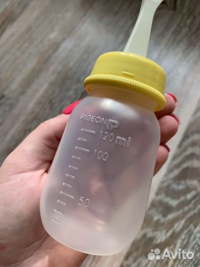 Бутылочка с ложкой Pigeon