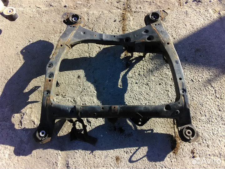 Балка подмоторная (подрамник ) Toyota Avalon 2