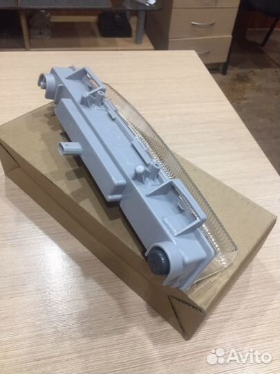 Туманка на mercedes benz е200 212 кузов правая