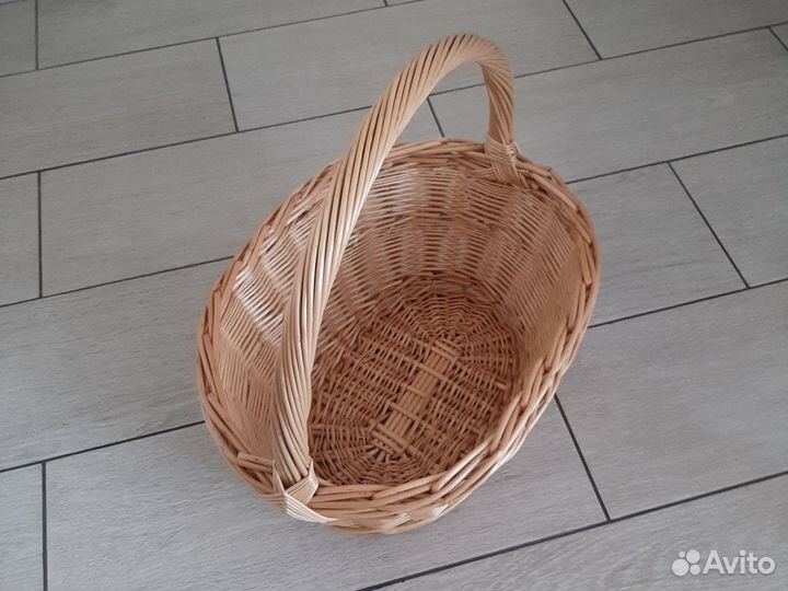 Корзина плетеная из ивы