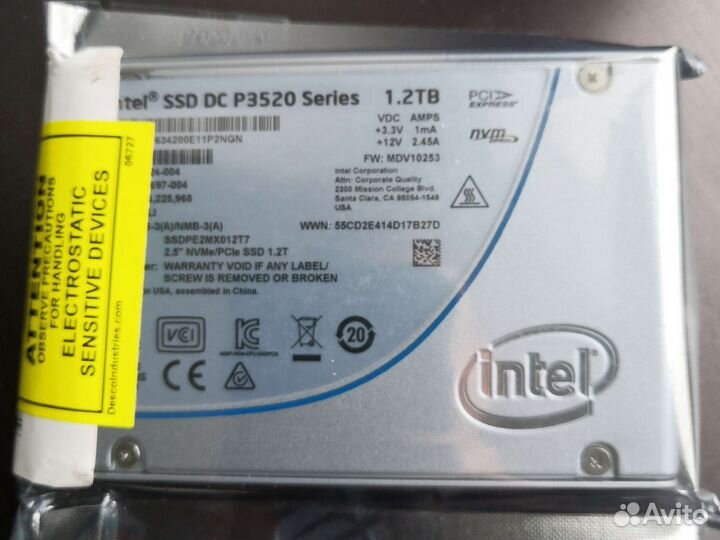 Intel SSD DC P3520 Series 1.2TB MLC - U2 SFF-8639