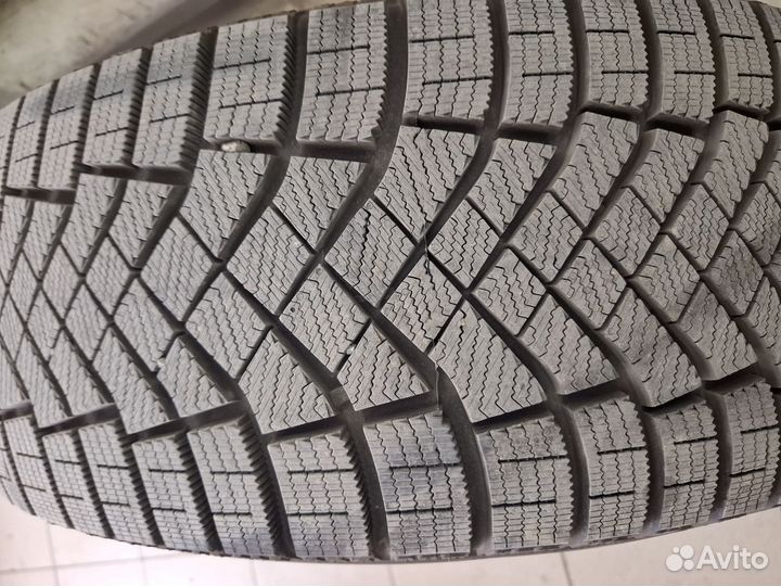 Зимние колеса 235/60 r18 на дисках