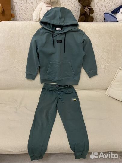 Костюм спортивный на 10 лет