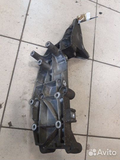 Кронштейн вспомогательных агрегатов Volvo S60 1