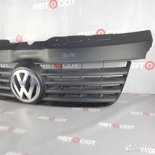 Решетка радиатора VW Transporter T5 20032010