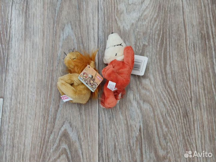 Фигурки на магнитах на холодильник