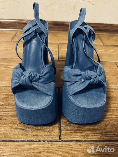 Босоножки женские 39 размер