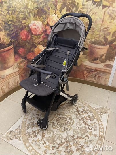 Детская прогулочная коляска