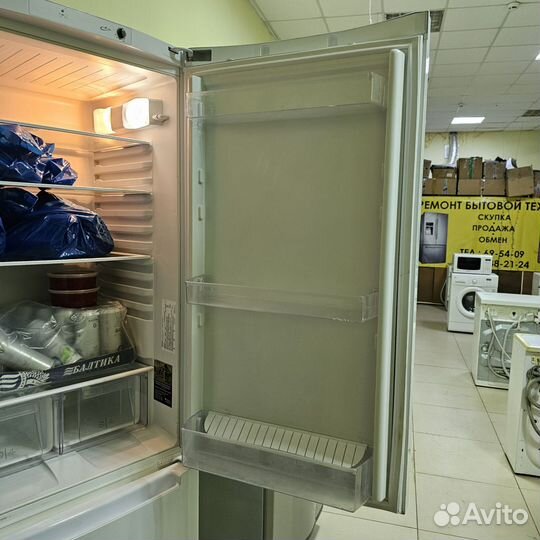 Холодильник Hotpoint Ariston