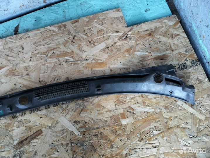 Жабо кладка Mitsubishi Lancer 7 1997 XR191511