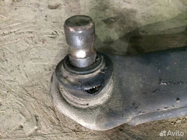 Рычаг передний правый Nissan Teana J31