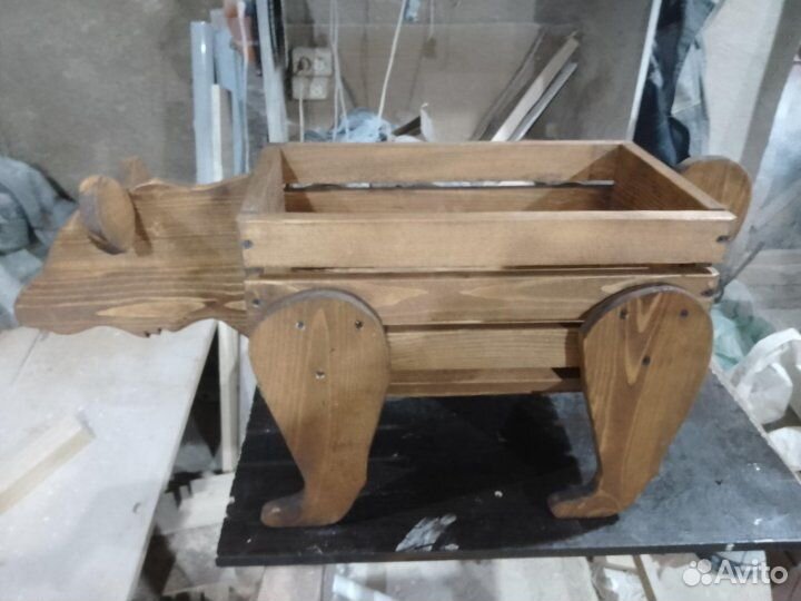 Декоративный вазон для цветов