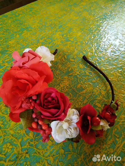 Ободок ассиметричный с цветами