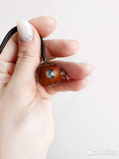 Кукольный домик в скорлупе ореха. Миниаюра кулон