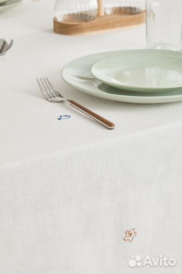 Скатерть с вышивкой Zara home