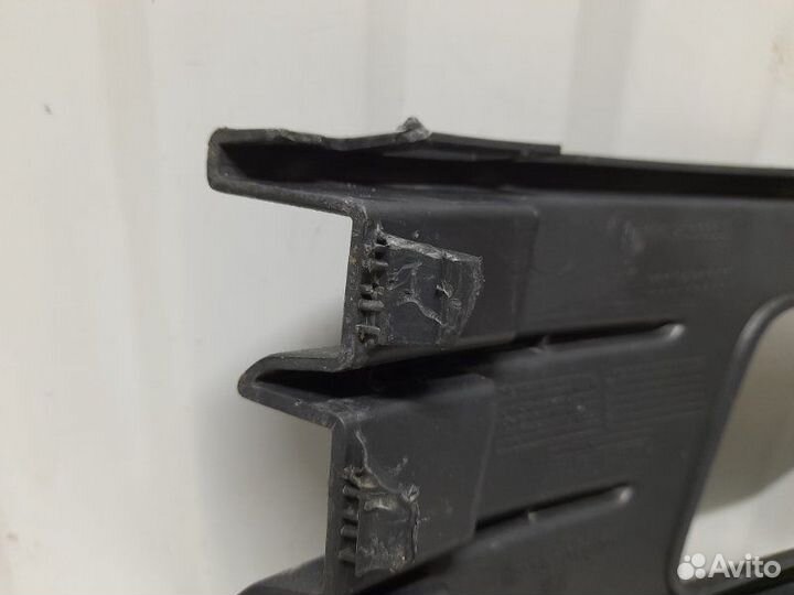 Накладка противотуманной фары правая правая