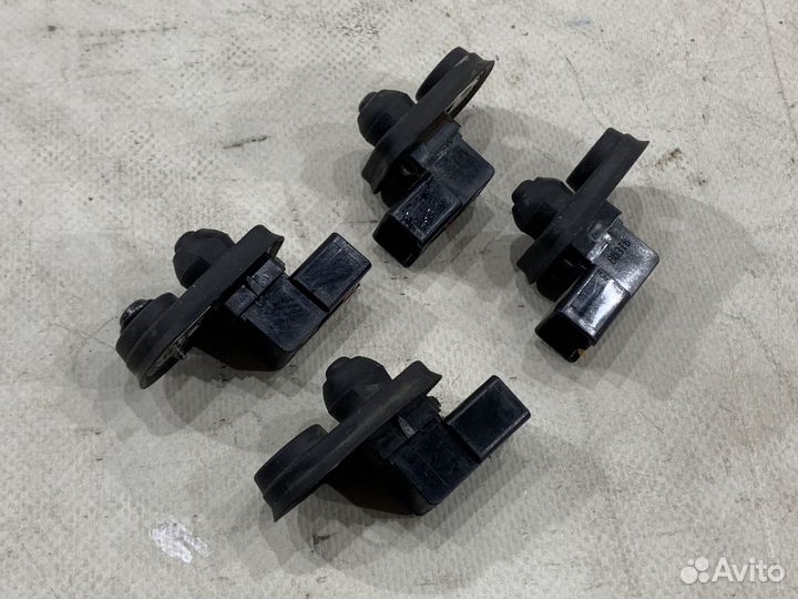 Концевик двери Мitsubishi Pаjerо Sрort